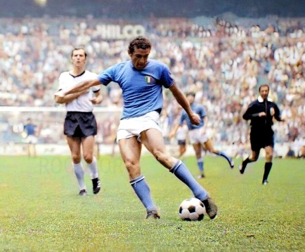 Gigi Riva con la maglia della nazionale nel 1970