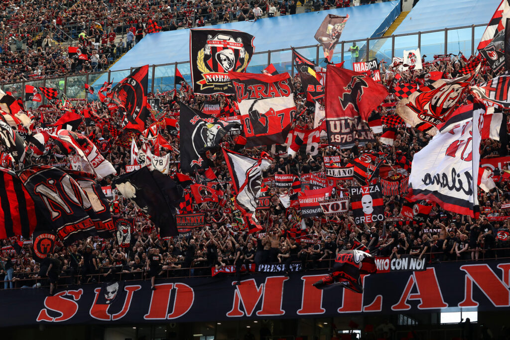 curva tifosi Milan