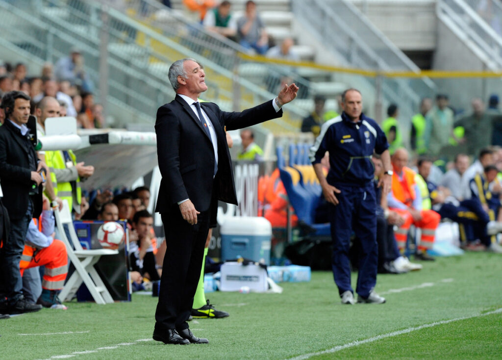 Claudio Ranieri sulla panchina della Roma nel 2010