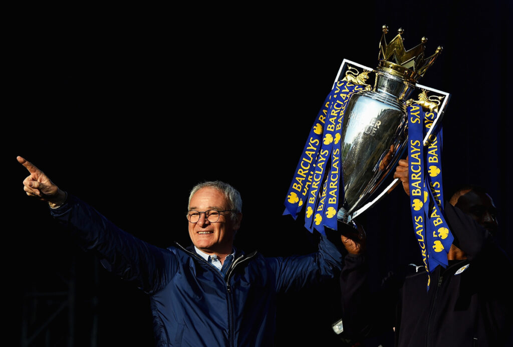 Claudio Ranieri festeggia la vittoria della Premier League nel 2016