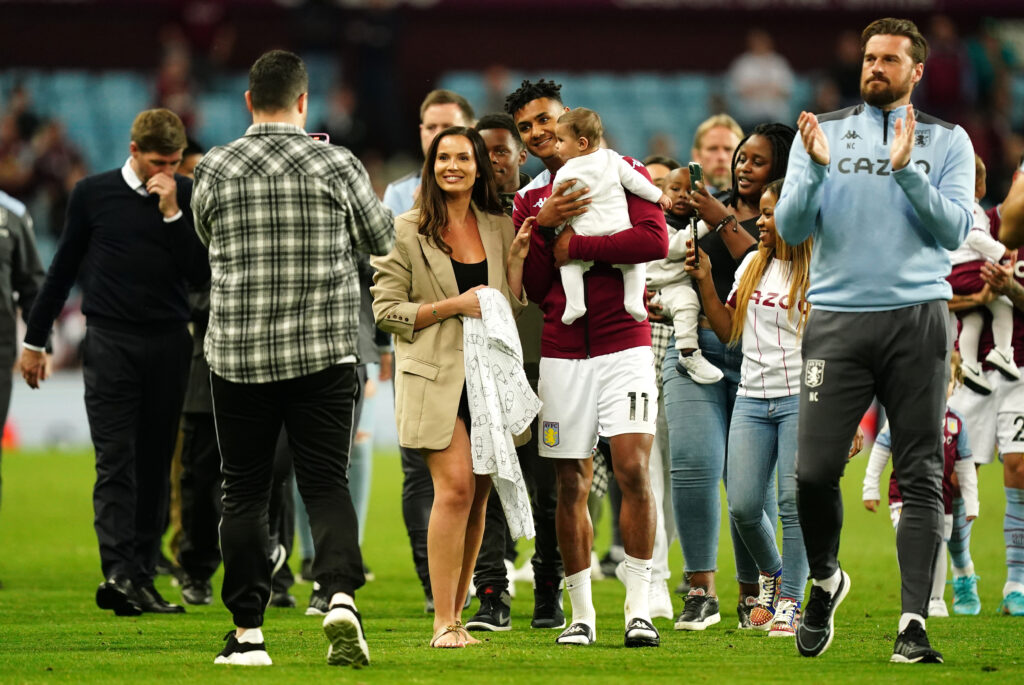 Ellie Anderson e Ollie Watkins