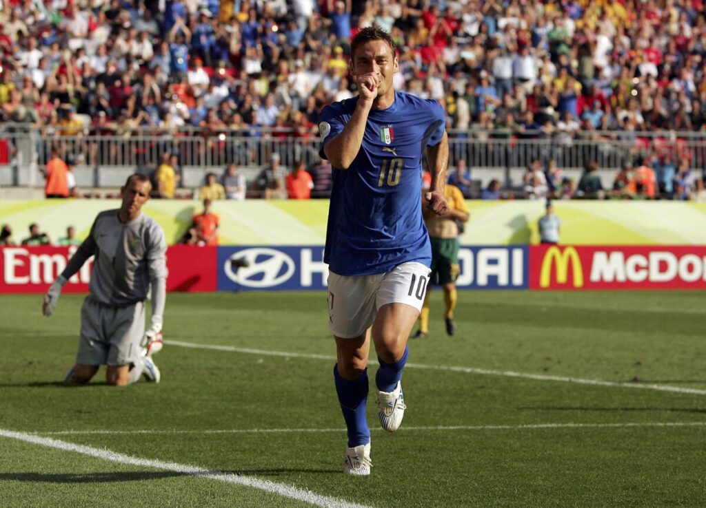 Totti segna contro l'Australia