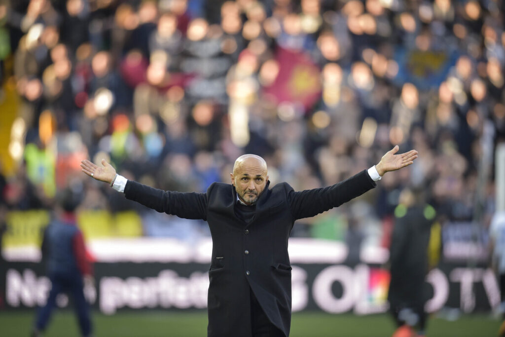 Luciano Spalletti si prende gli applausi della curva