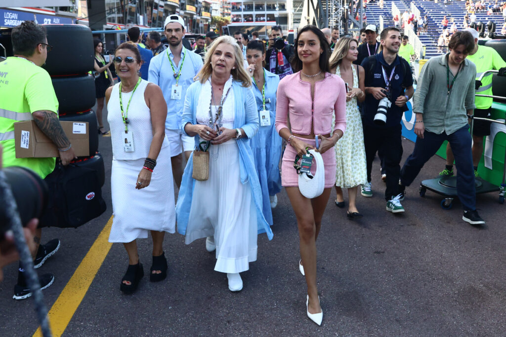 La mamma, Pascale e la fidanzata di Leclerc