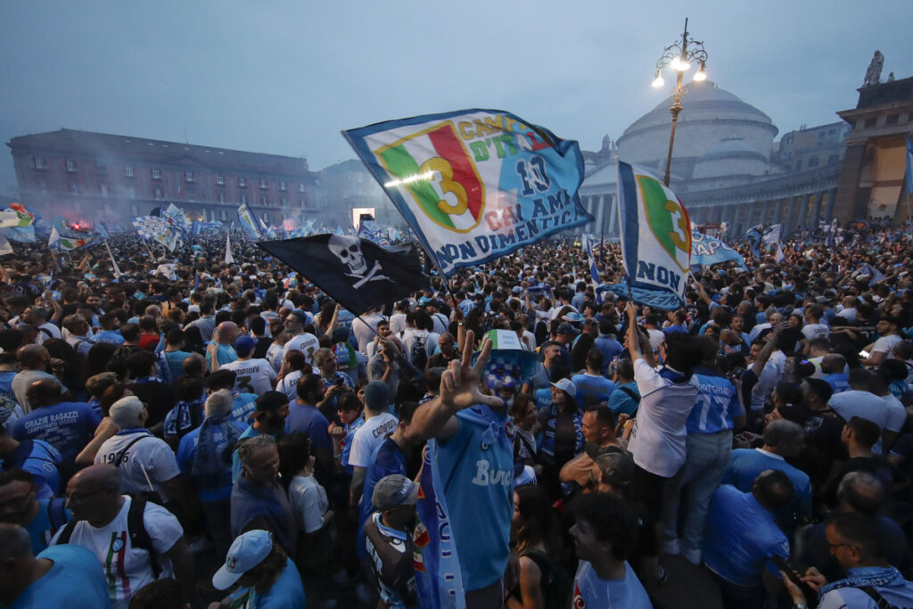 tifosi del Napoli celebrano lo scudetto del 2023