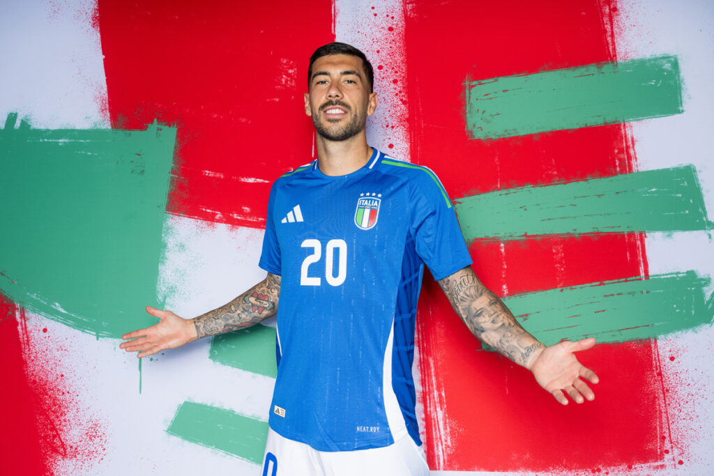 Mattia Zaccagni con la maglia della Nazionale