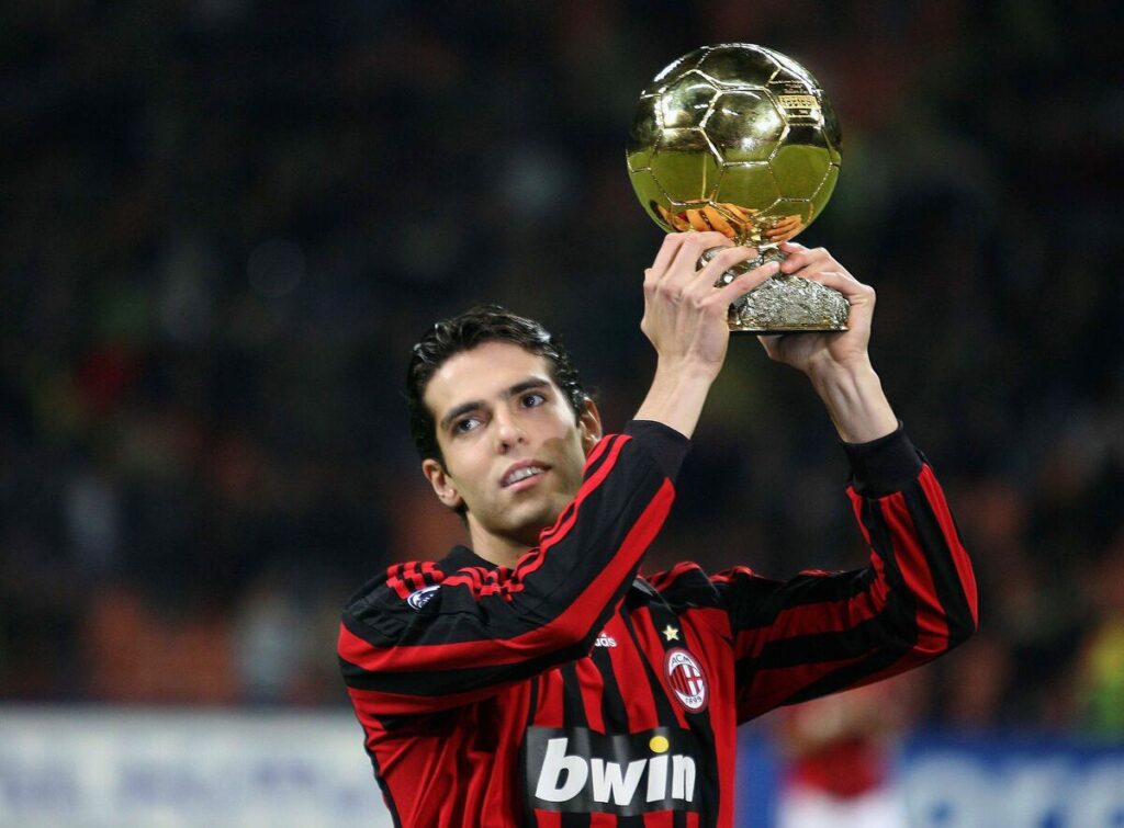 Kakà con il Pallone D'Oro nel 2007