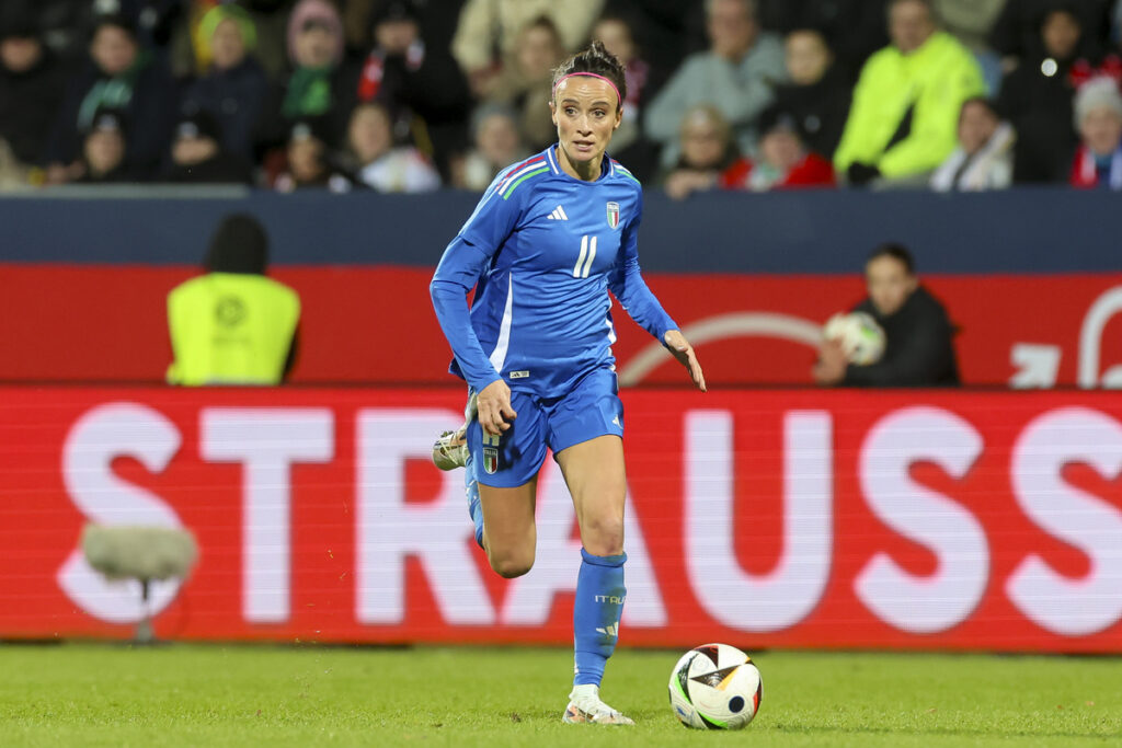 Barbara Bonansea con la maglia della nazionale